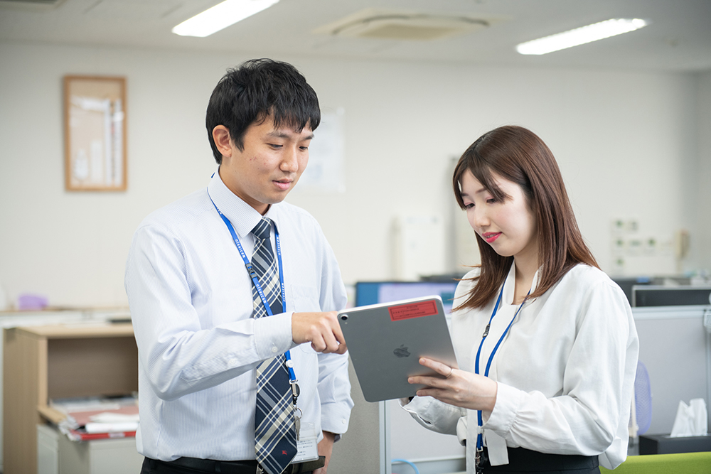 事務系総合職写真